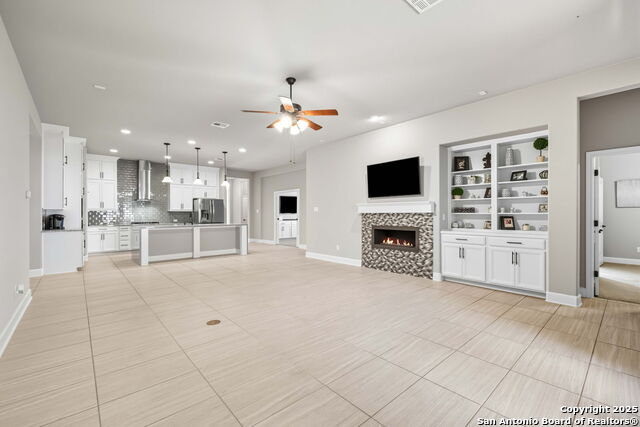 Image 10 of 33 For 8823 Whisper Gate