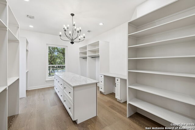 Image 31 of 50 For 207 Box Oak  