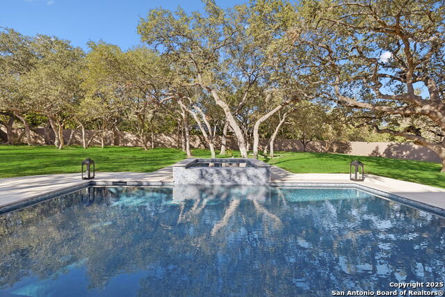 Image 4 of 50 For 207 Box Oak  