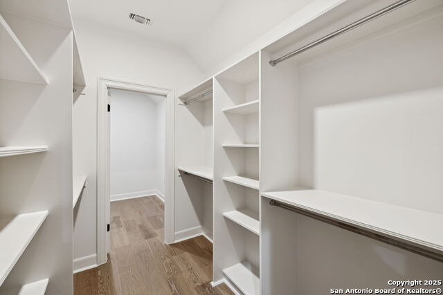 Image 46 of 50 For 207 Box Oak  