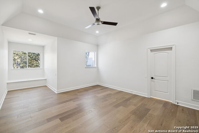 Image 47 of 50 For 207 Box Oak  