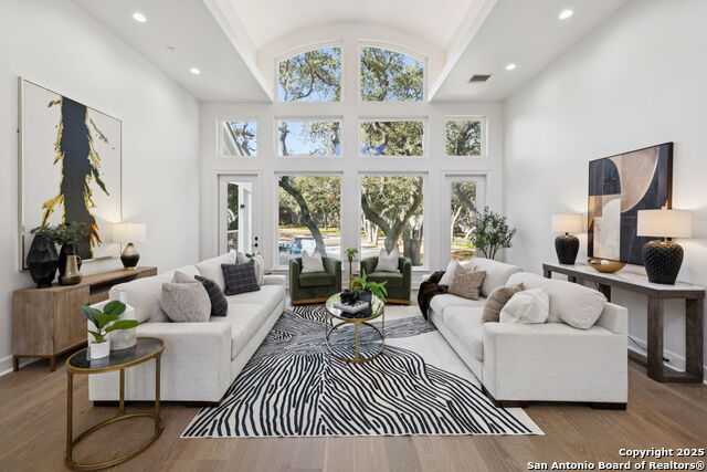 Image 8 of 50 For 207 Box Oak  