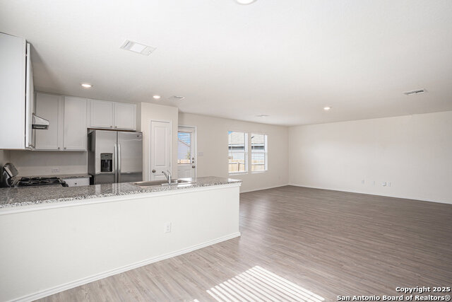 Image 4 of 15 For 10526 Varmus Dr