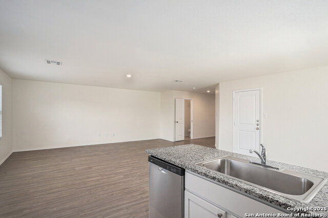 Image 6 of 15 For 10526 Varmus Dr