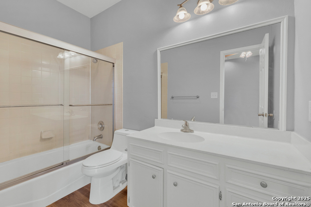 Image 15 of 19 For 1013 Chestnut St D