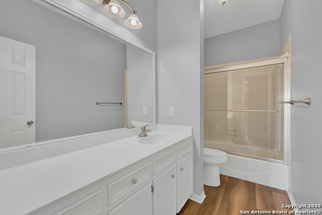 Image 16 of 19 For 1013 Chestnut St D