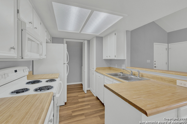 Image 9 of 19 For 1013 Chestnut St D