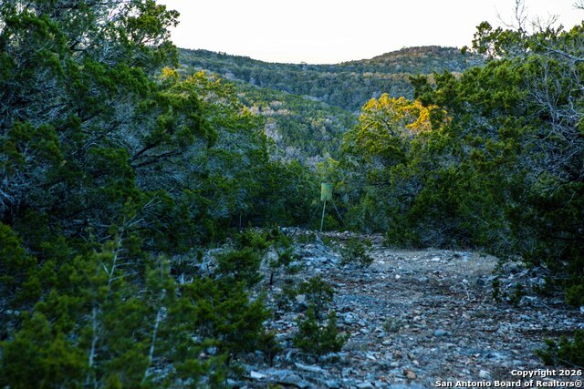 Listing photo id 16 for 474 Zapata Ridge