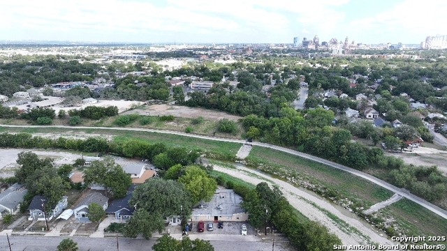 Image 3 of 12 For 153 Baylor E