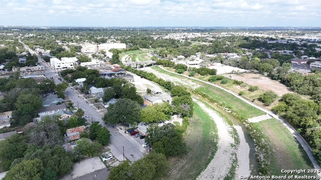 Image 4 of 12 For 153 Baylor E