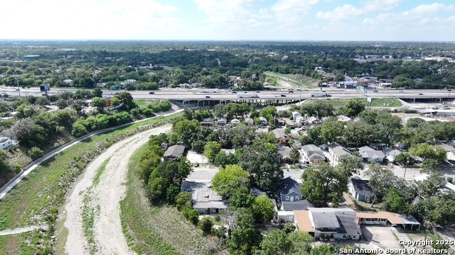 Image 7 of 12 For 153 Baylor E