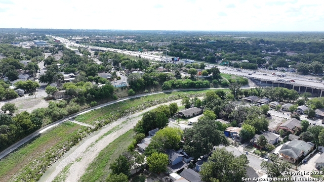 Image 8 of 12 For 153 Baylor E