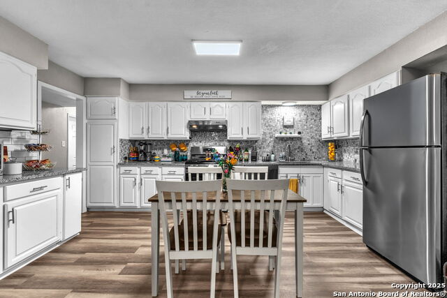 Image 11 of 41 For 8323 White Oak