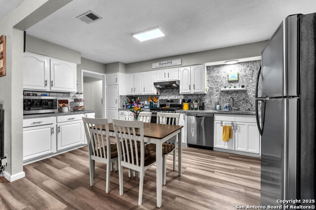 Image 12 of 41 For 8323 White Oak