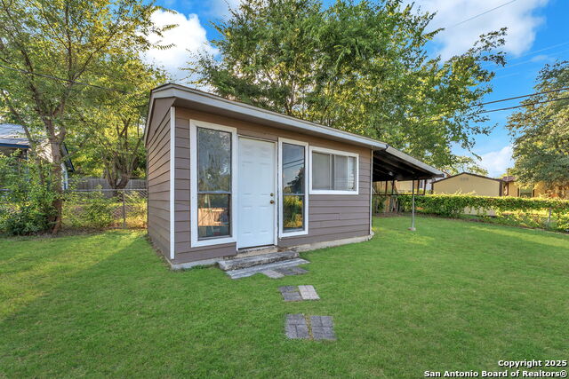 Image 36 of 41 For 8323 White Oak