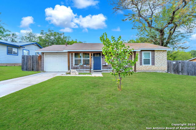 Image 4 of 41 For 8323 White Oak