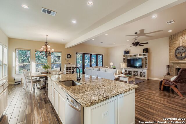 Listing photo id 11 for 110 Enchanted Woods