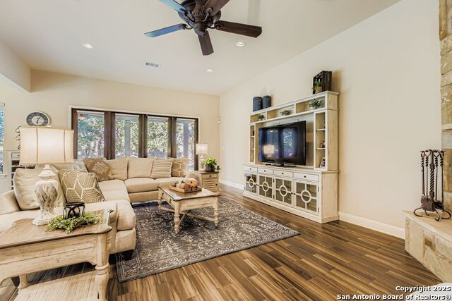 Listing photo id 2 for 110 Enchanted Woods