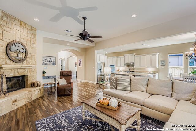 Listing photo id 5 for 110 Enchanted Woods