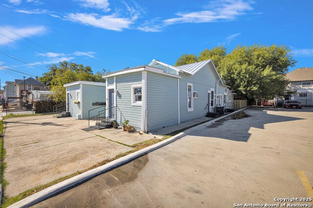 Image 9 of 12 For 121 Howard St  2
