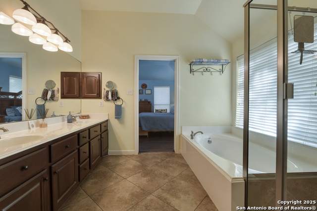 Listing photo id 18 for 27014 Trinity Bend