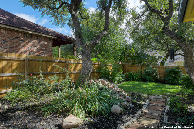 Listing photo id 26 for 27014 Trinity Bend