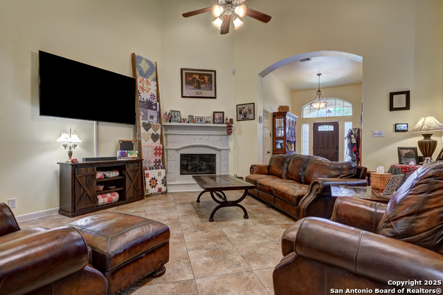 Listing photo id 5 for 27014 Trinity Bend