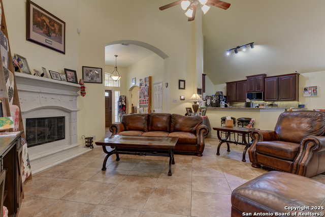 Listing photo id 6 for 27014 Trinity Bend
