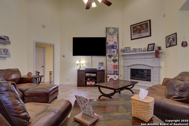 Listing photo id 7 for 27014 Trinity Bend