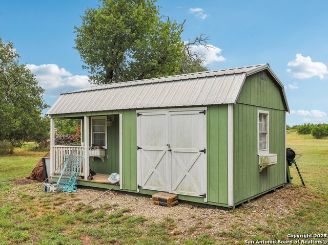 Image 16 of 23 For 721 Rocky Creek