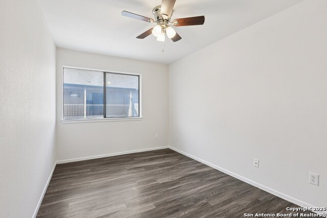 Image 18 of 36 For 349 Harmony Ct  349