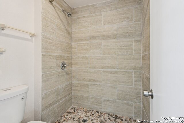 Image 23 of 36 For 349 Harmony Ct  349