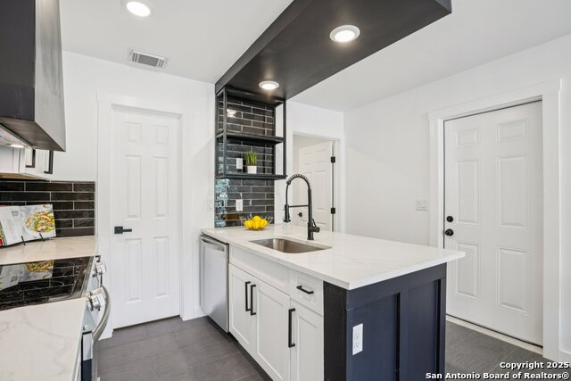 Listing photo id 15 for 1118 Shadwell