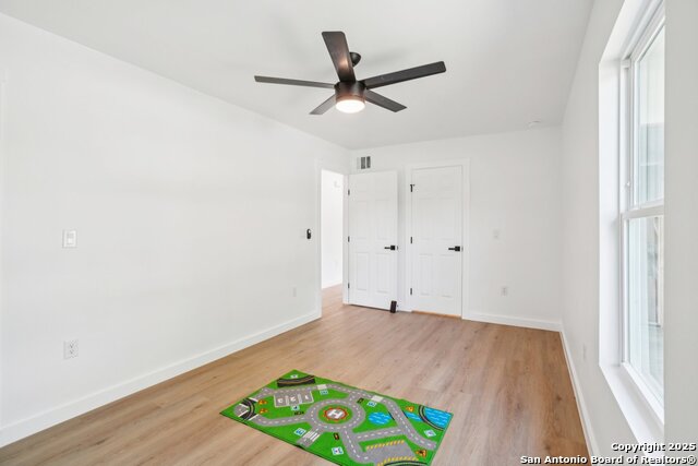 Listing photo id 21 for 1118 Shadwell