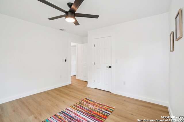 Listing photo id 24 for 1118 Shadwell