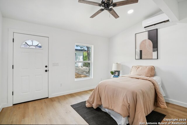 Listing photo id 33 for 1118 Shadwell