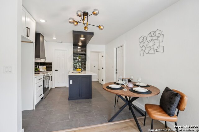 Listing photo id 7 for 1118 Shadwell