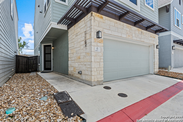 Image 3 of 35 For 5843 Whitby Rd Unit 6