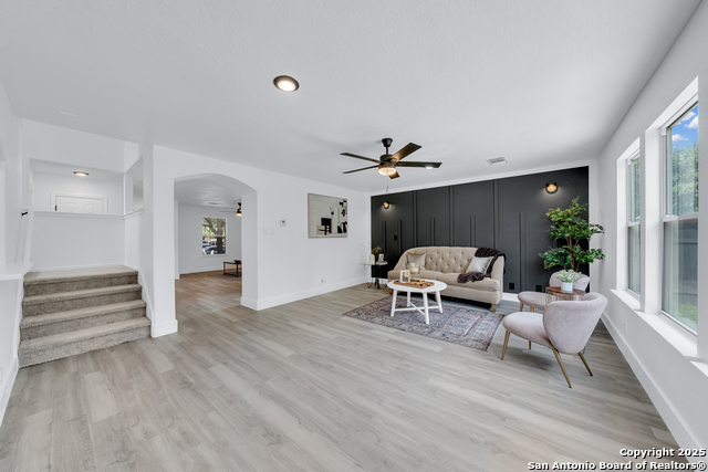 Listing photo id 8 for 105 Woodstone Pt
