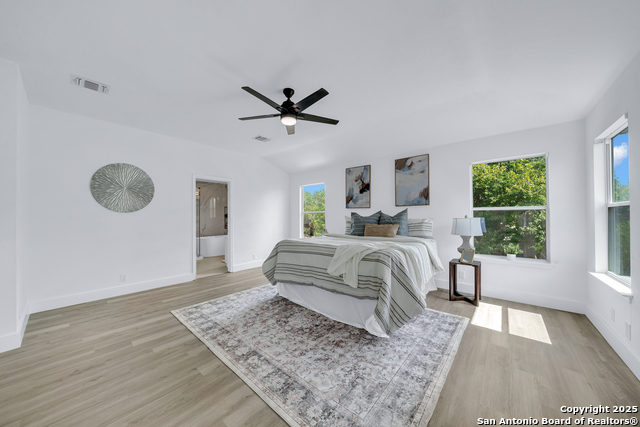 Listing photo id 15 for 105 Woodstone Pt