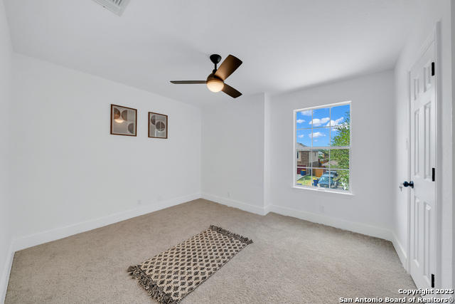Listing photo id 19 for 105 Woodstone Pt