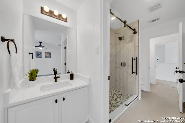 Listing photo id 20 for 105 Woodstone Pt