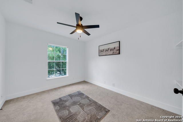 Listing photo id 21 for 105 Woodstone Pt