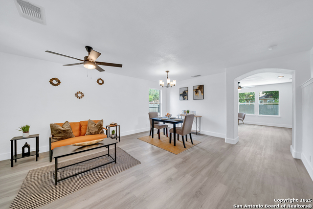 Listing photo id 3 for 105 Woodstone Pt