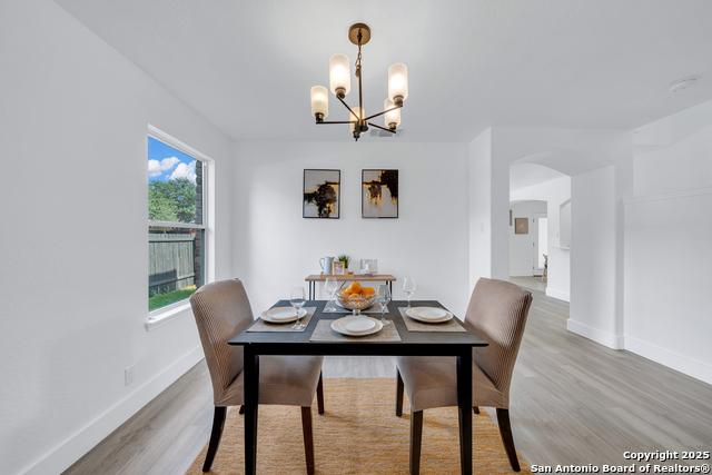 Listing photo id 5 for 105 Woodstone Pt