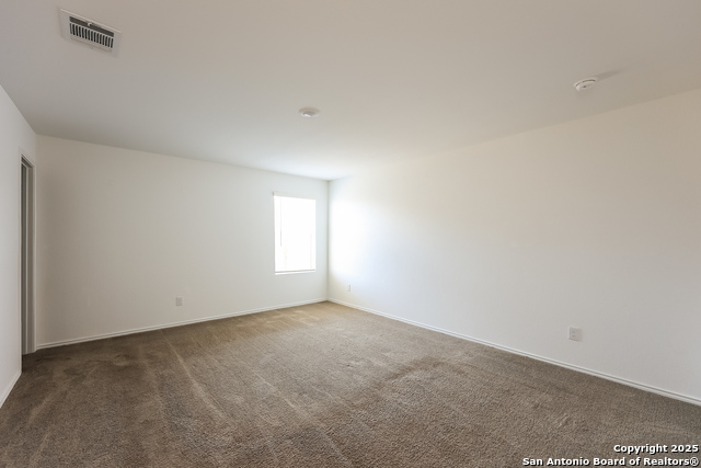 Listing photo id 8 for 2403 Lake  