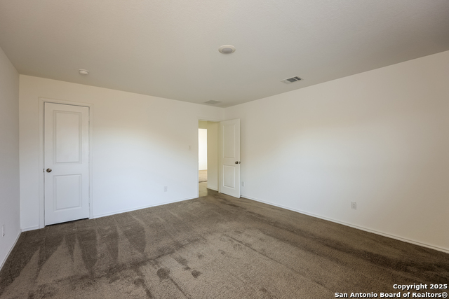 Listing photo id 10 for 2403 Lake  