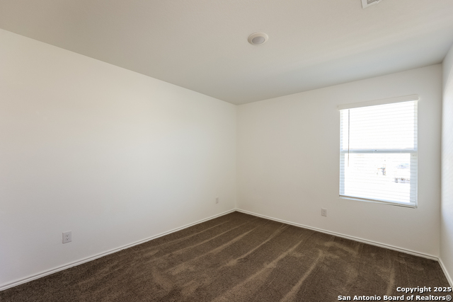 Listing photo id 11 for 2403 Lake  