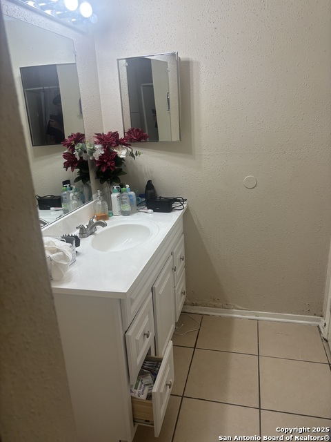 Listing photo id 3 for 3243 Nacogdoches  705