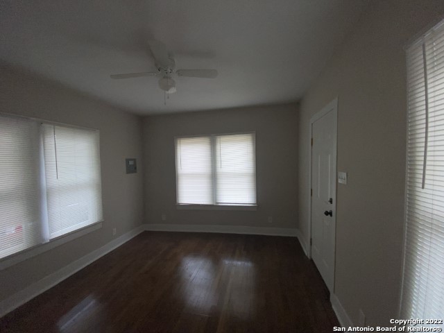 Image 3 of 9 For 2328 Commerce E